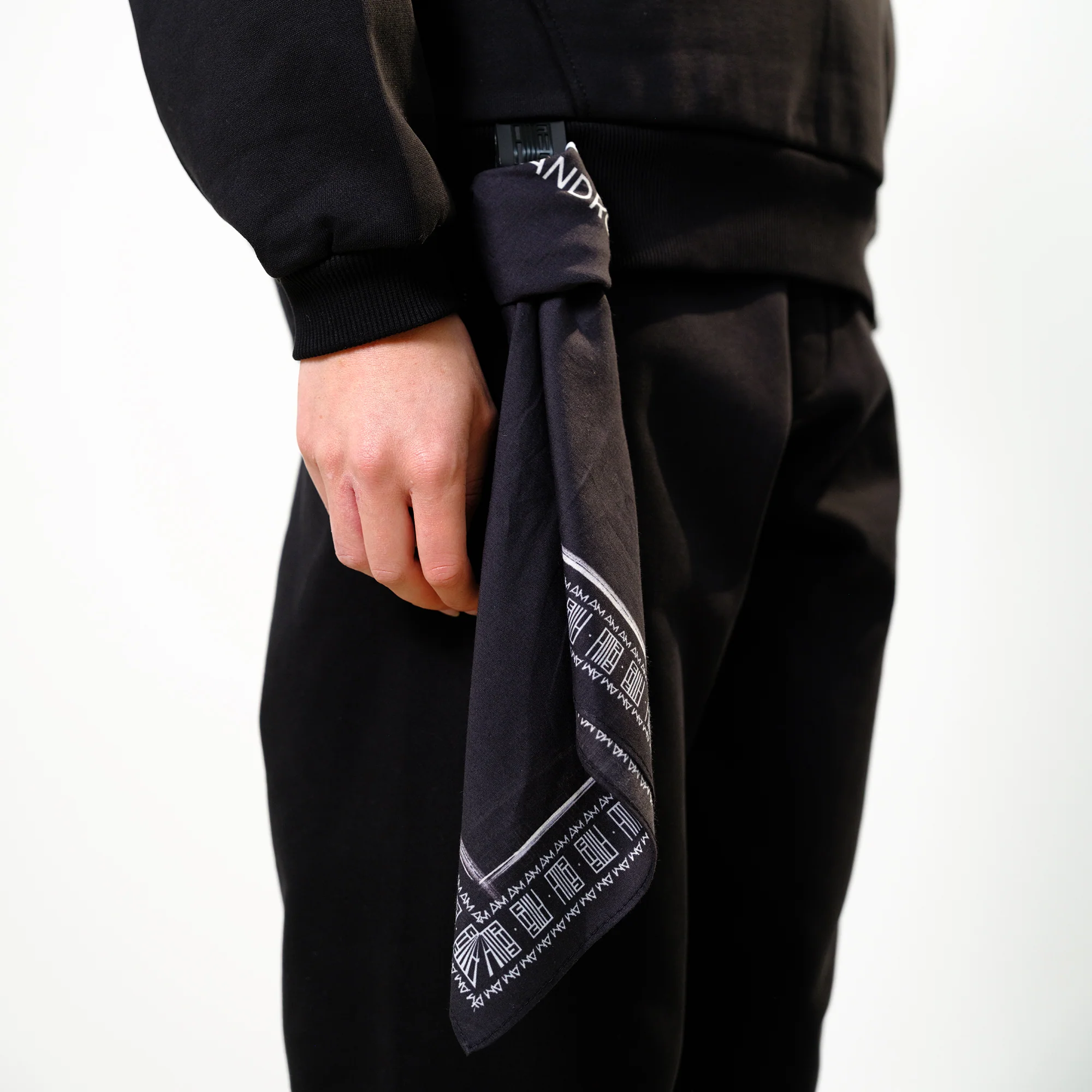 CORE 2.0 HOODIE BLACK (WOMAN) - SOLD OUT - Image 4