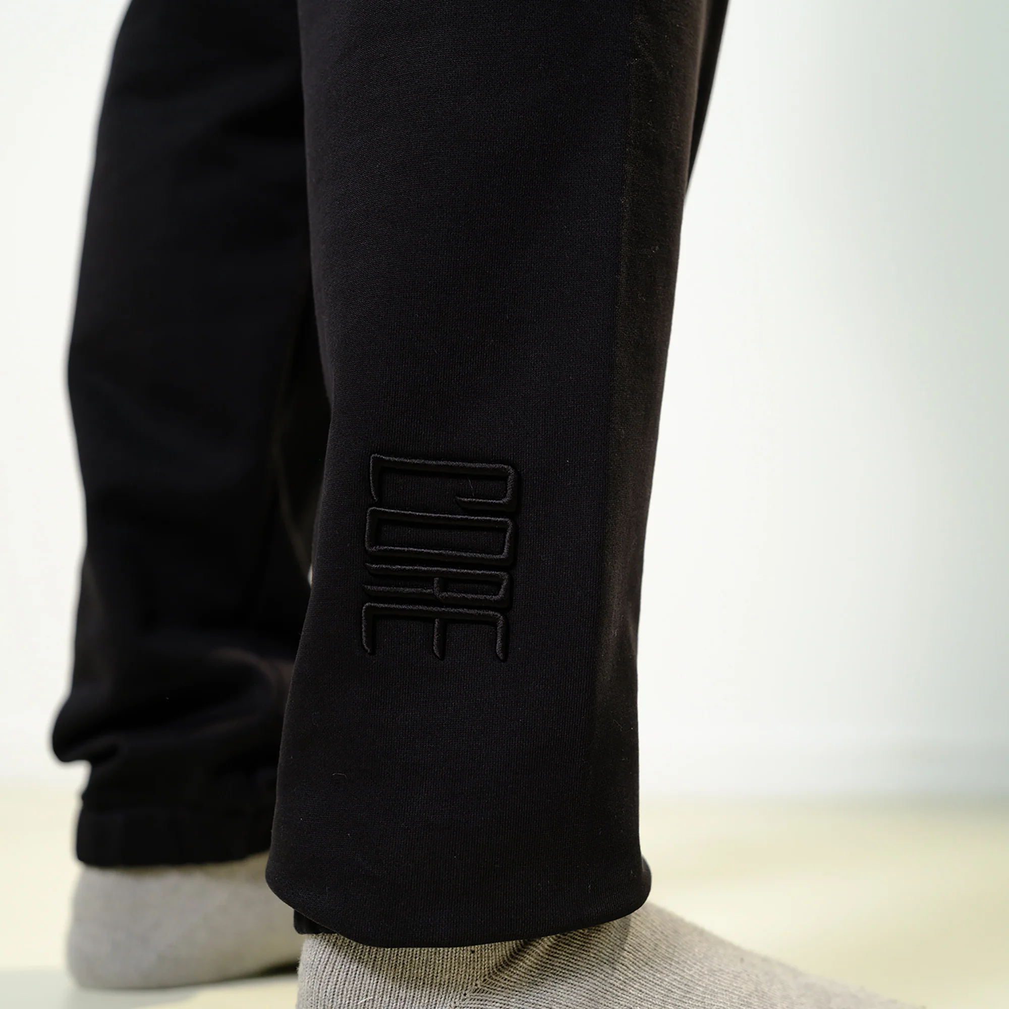 CORE 2.0 JOGGER BLACK SOLD OUT - Image 3