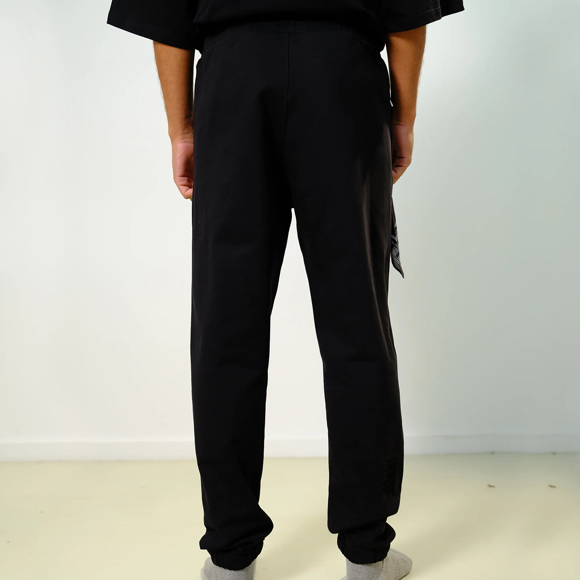 CORE 2.0 JOGGER BLACK SOLD OUT - Image 5