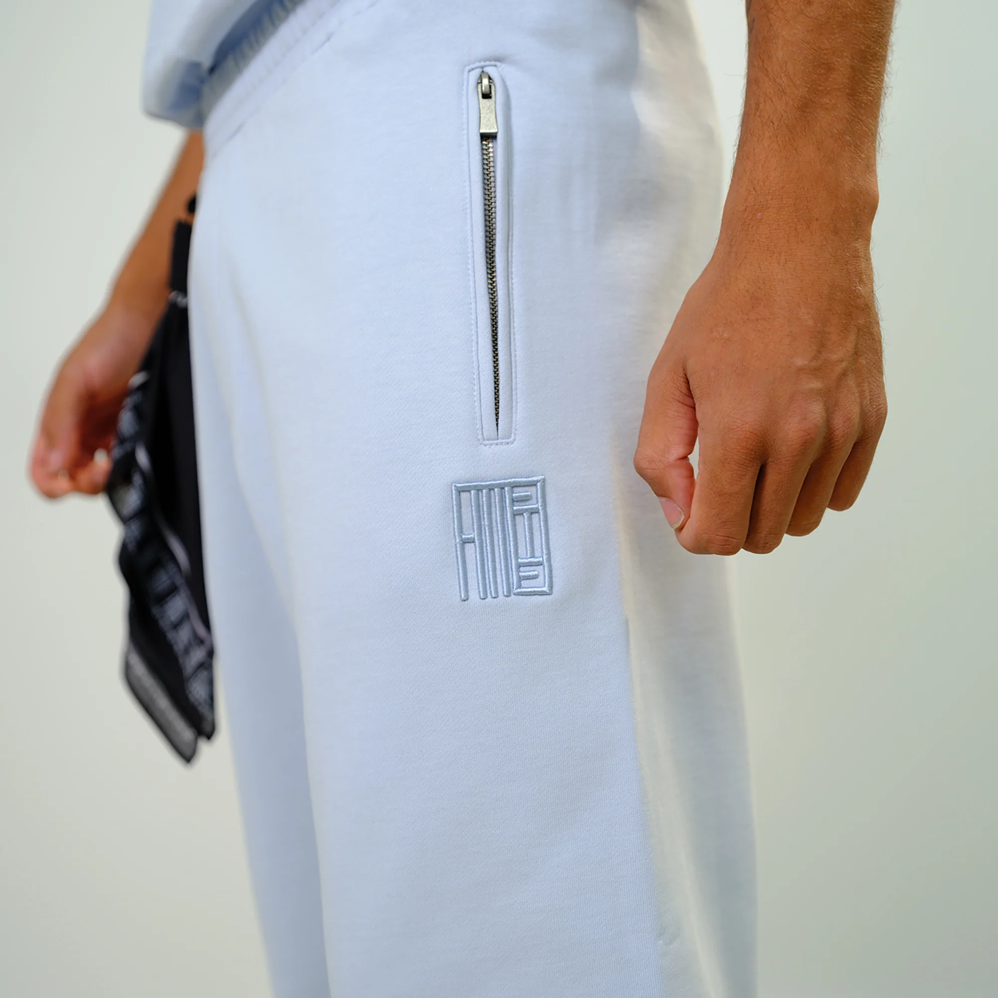 CORE 2.0 JOGGER LIGHT BLUE - Image 2