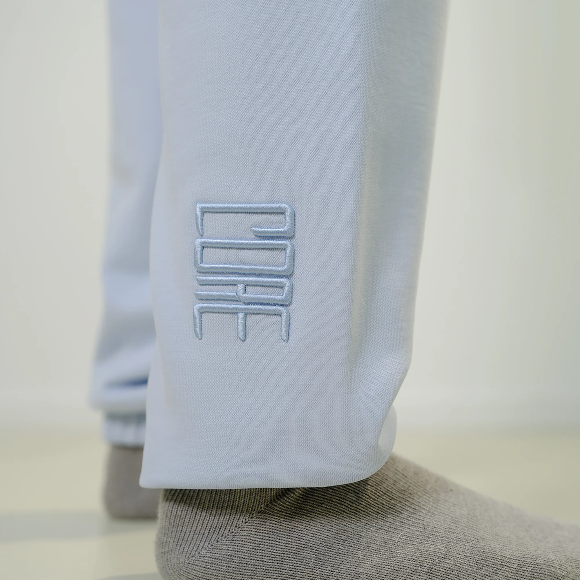 CORE 2.0 JOGGER LIGHT BLUE - Image 3