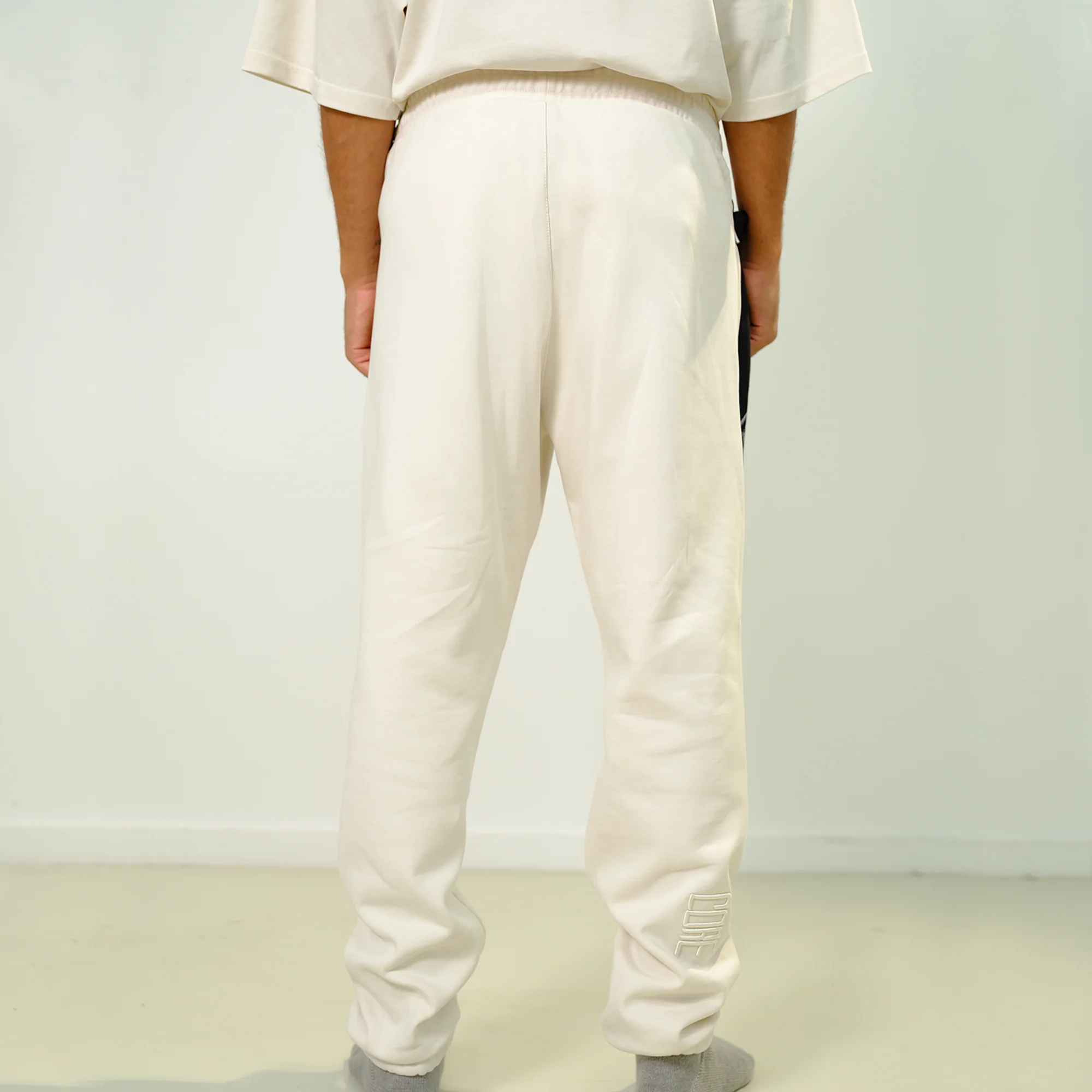 CORE 2.0 JOGGER OFF WHITE - Image 5