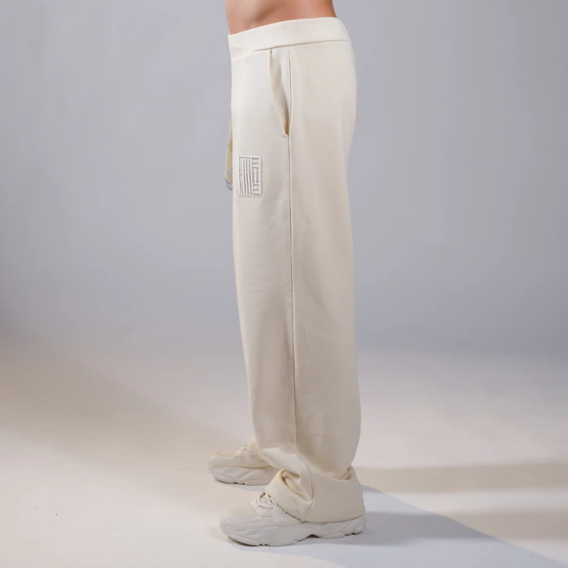 CORE JOGGER BEIGE - Image 3