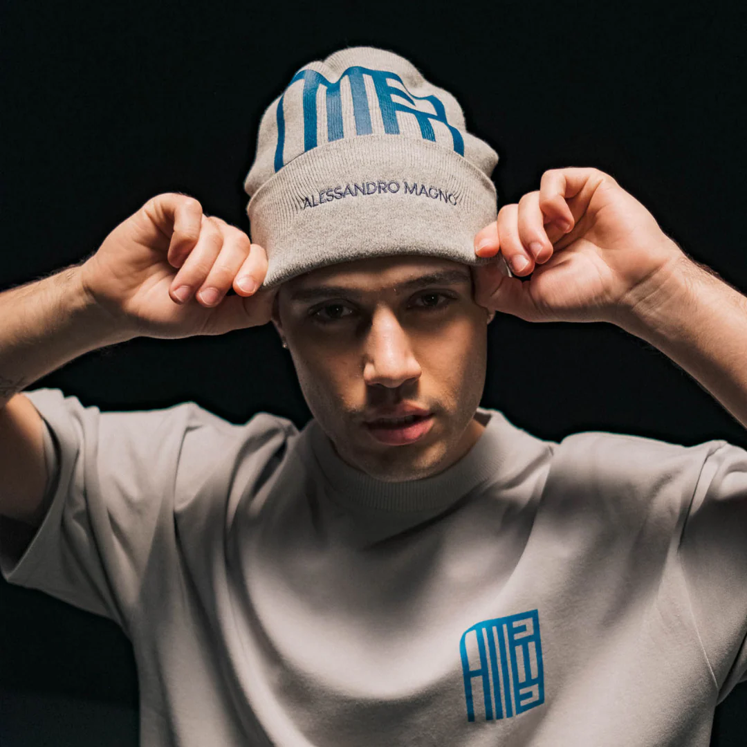 ESSENTIALS BEANIE LIGHT GREY