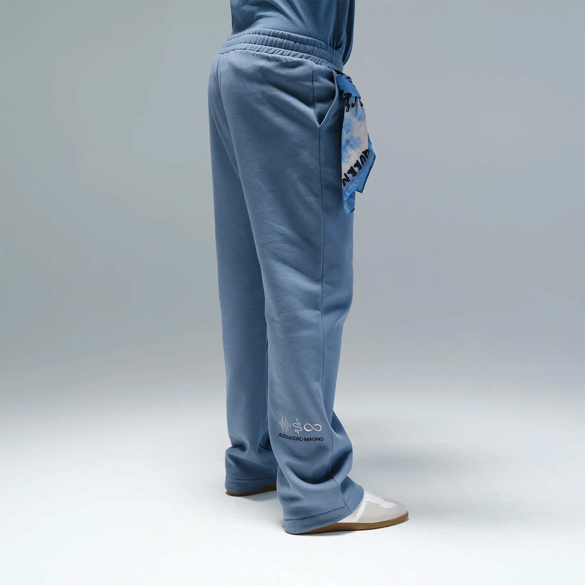 ESSENTIALS JOGGER BLUE MIRRAGE - Image 4