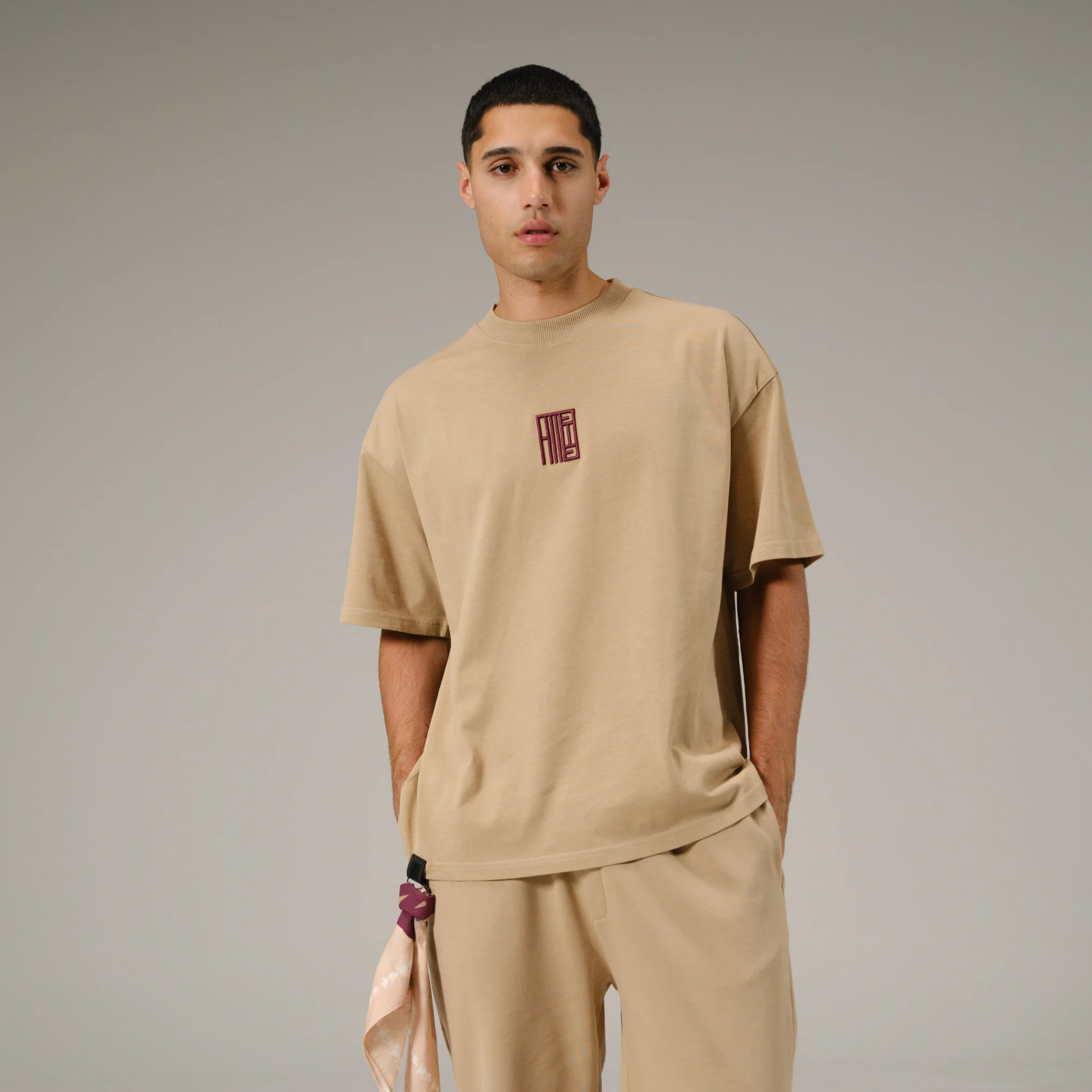 ESSENTIALS T-SHIRT GINGER ROOT